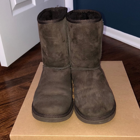 Classic short chocolate brown size 6 ugg boots - Picture 5 of 7